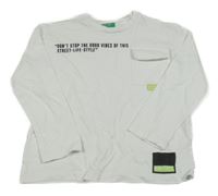 Bílé triko s nápisem a kapsou Benetton