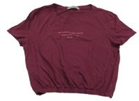 Vínové crop tričko s nápisem 