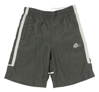 Šedo-bílé šusťákové kraťasy s výšivkou 