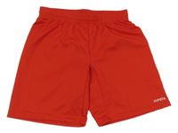 Červené sportovní kraťasy Decathlon