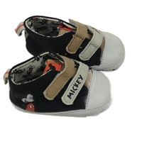 Černé capáčky s Mickeym Disney