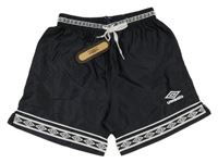 Nové - černé sportovní kraťasy s logy Umbro