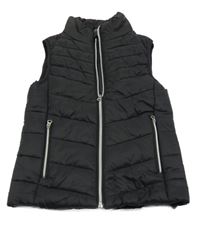 Černá prošívaná šusťáková zateplená vesta Pepperts