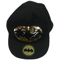 Černá kšiltovka s Batmanem z překlápěcích flirtů H&M