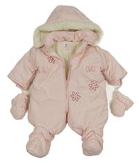 Světlerůžová šusťáková zimní kombinéza s květy a mašličkami a odepínací kapucí + rukavice a capáčky C&A