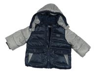 Tmavomodro-šedá prošívaná šusťáková zimní bunda se vzorovanými rukávy a odepínací kapucí Chicco