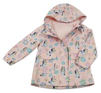Světlerůžová nepromokavá jarní bunda s pejsky - Bluey a květy a motýlky a kapucí Tu