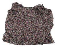 Černá kytičkovaná halenka s volánky MANGO