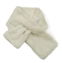 Smetanová kožešinová šála