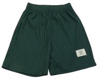 Tmavozelené žebrované kraťasy s nášivkou