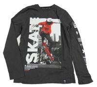 Tmavošedé triko se skateboardistou C&A