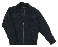 Tmavomodrý šusťákový jarní bomber s výšivkou