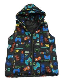 Černá šusťáková zateplená vesta s ovladači a kapucí 