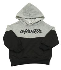 Šedo-černá mikina s nápisem a kapucí