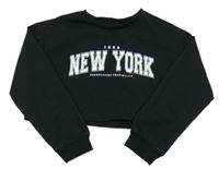 Černá crop mikina s nápisem 