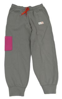 Tmavošedé tepláky s tmavorůžovou kapsou Adidas