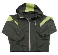 Tmavošedá šusťáková jarní bunda s nápisy a letadlem a kapucí