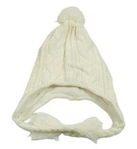 Smetanová pletená čepice s bambulí a třásněmi