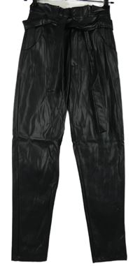 Dámské černé koženkové paper bag kalhoty s páskem 