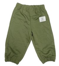 Khaki tepláky s nášivkou 