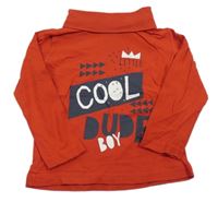 Červený rolák s nápisem Lupilu