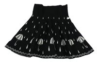 Černo-bílá vzorovaná pletená sukně s deštníky 