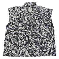 Černá prošívaná zateplená vesta s kytičkami Garcia