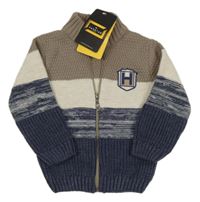 Nové -tmavomodro-bílo-hnědošedý melírovaný žebrovaný pletený propínací svetr s nášivkou HASHTAG