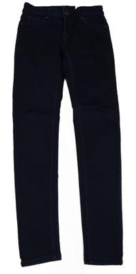 Nové - tmavomodré skinny teplákové rifle C&A