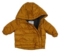 Medová prošívaná šusťáková zimní bunda s kapucí KIABI
