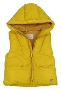 Žlutá prošívaná šusťáková zateplená vesta s kapucí ZARA