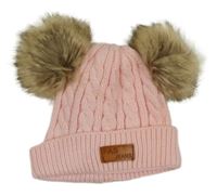Růžová pletená čepice s nášivkou a bambulemi