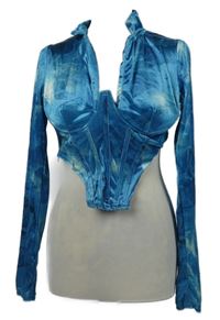 Dámské modré sametové crop triko PrettyLittle Thing