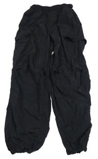 Černé šusťákové cargo kalhoty Nutmeg