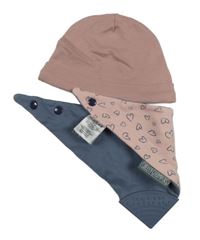 2set - pudrová čepice + růžový slinták se srdíčky a kousátkem