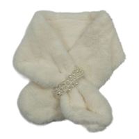 Smetanová kožešinová šála s perlami