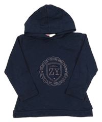 Tmavomodrá mikina s potiskem a kapucí