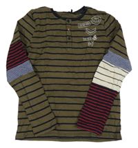 Khaki-tmavomodré pruhované triko s výšivkou a barevnými rukávy 