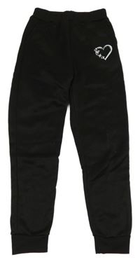 Černé tepláky se srdíčkem 