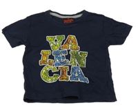 Tmavomodré tričko s nápisem 