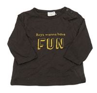 Hnědé triko s nápisem 