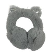 Šedé chlupaté klapky na uši s flitry