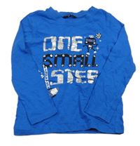 Modré triko s nápisem a robotem George 