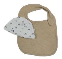 2set - Béžový froté bryndák + bílá bavlněná čepice s duhami