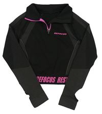 Černá sportovní crop mikina s nápisy a vzorem PRIMARK