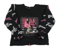 Černá mikina s nápisy a dívkou 