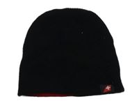 Černá oboustranná čepice s nášivkou