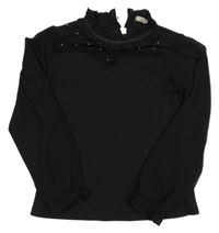 Černá žebrovaná halenka s šifonovými rukávy a korálky 