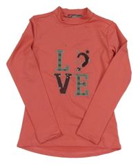 Jahodový rolák s nápisem a jednorožcem a kamínky