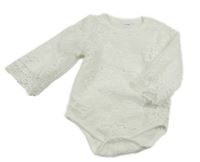 Bílé krajkové podšité body